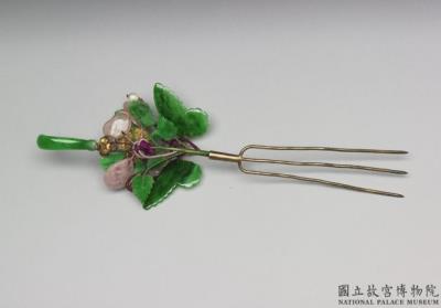 图片[2]-Gilt silver earpick-hairpin with pearl-and-gemstone inlay in the form of butterfly-and-flower decoration, Qing dynasty (1644-1911)-China Archive